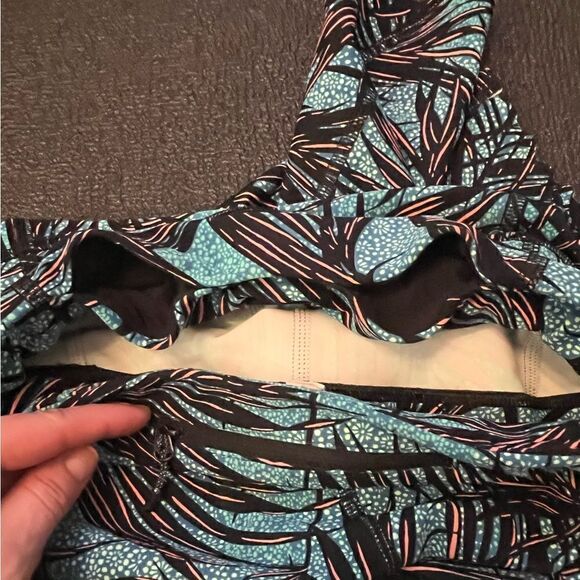 Lululemon Crops  - Picture 5 of 5